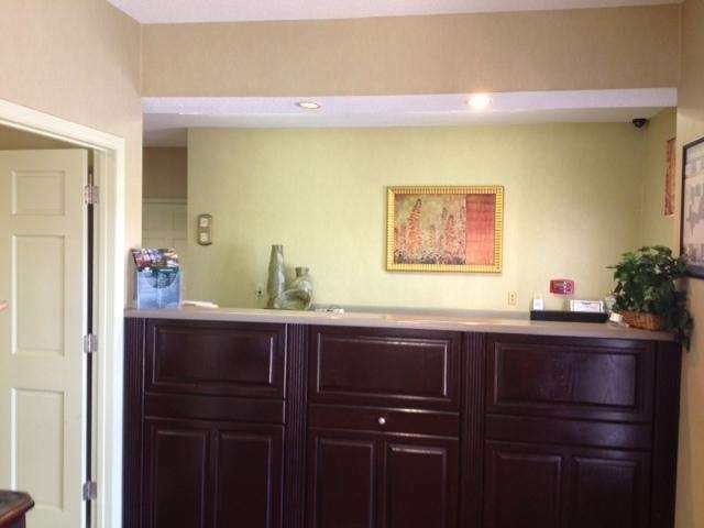 Intown Suites Extended Stay Auburn Al Interior photo